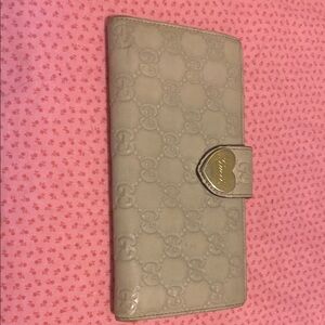 Gucci Beautiful AUTHENTIC Gray Leather Phone Case/Wallet